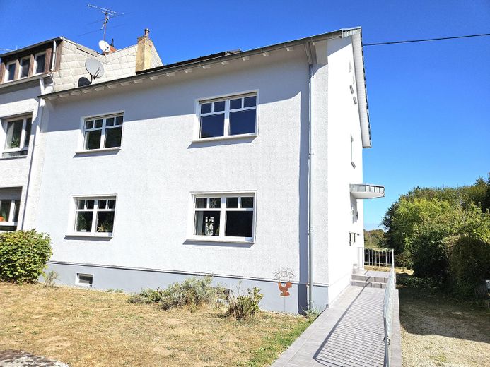 cómoda vivienda unifamiliar en Saarlouis con una distribución estupenda – Foto 1