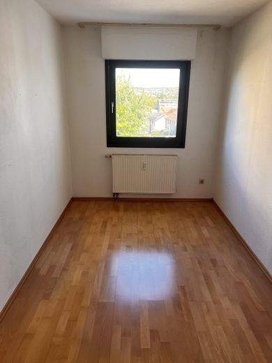 Charming detached house with dream terrace and plenty of potential – Kinderzimmer EG
