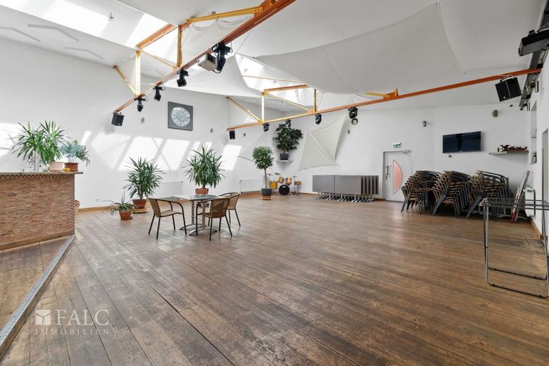 Eventlocation trifft Profiküche- Ihr betriebsfertiger Gewerbestandort mit sofortigem Umsatzpotenzial – Veranstaltungssaal