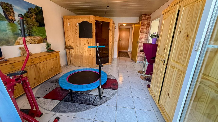 EFH mit Einlieger, Doppelgarage, Werkstatt, unverbaubarer Aussicht, Toplage u. Provisionsfrei – Hobby UG