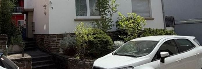 Gelegenheit: Mehrfamilienhaus mit 3 Wohneinheiten und 1 Garage, Koblenz‑Pfaffendorf.