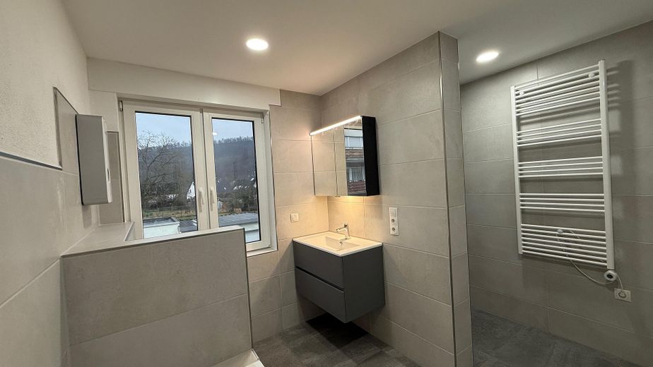 klimatisierte - 3-Zimmer Wohnung (OG) - mit Balkon in Andernach – Bad