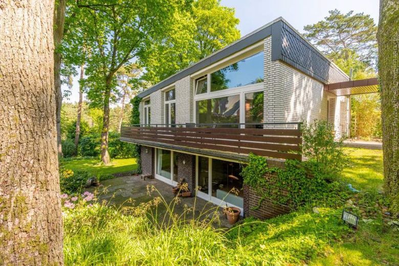 Großzügiges Einfamilienhaus in bester Lage mit tollem Garten – Hausansicht