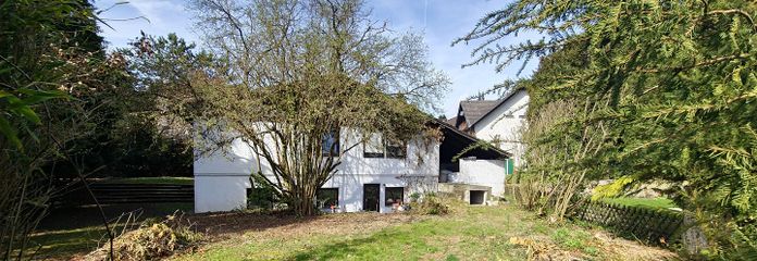 Ampio terreno (con edificio esistente) a Kelkheim-Fischbach da privato – Blick vom Gartenrondell