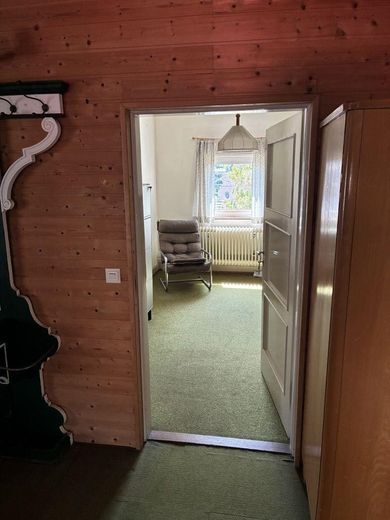 Dachgeschoss Eingang Zimmer 2