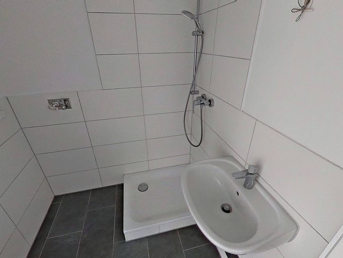 Apartamento individual bien distribuido con BALCÓN – Ansicht I: Bad