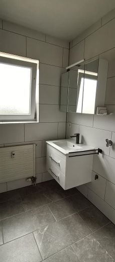 3-Zimmer-Wohnung – frisch renoviert, bezugsfertig – Bad