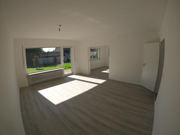 EG Wohnen mit Zugang Terrasse