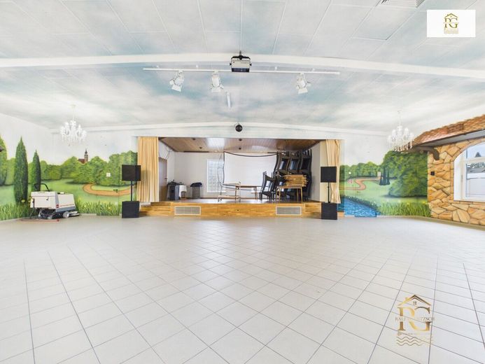 Beliebtes attraktives Restaurant im Stadtkern von Hemmoor mit Kegelbahn, großen Saal mit ca. 300 Sitzplätzen,Bühne, Gäste Zimmer, Außenterrasse – Veranstaltungsbühne