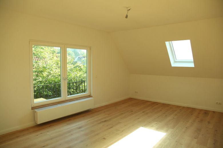 Splendido edificio hanseatico in mattoni rossi con ampio giardino nella migliore posizione di Volksdorf – 2. Stock, Schlafzimmer 