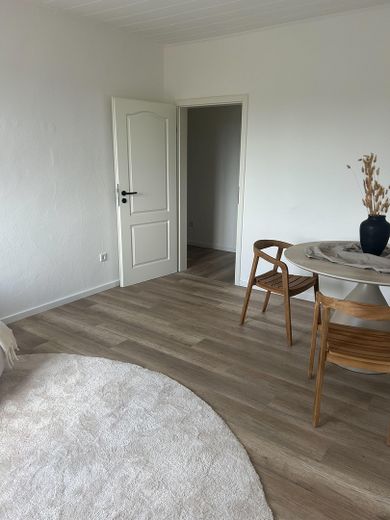 Piękne odnowione mieszkanie 2-pokojowe ze wspólnym ogrodem – Zdjęcie 8