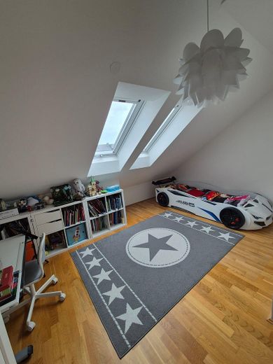 Rijtjeshuis op een toplocatie in Karlsfeld, gezinsvriendelijk, zonder makelaarscourtage – Kinderzimmer