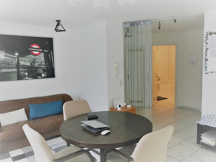 Essplatz mit Ausblick Flur