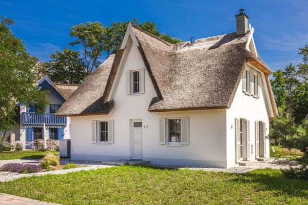 Cottage au toit de chaume Weiße Woge dans le village de pêcheurs d’Usedom près de Zirchow