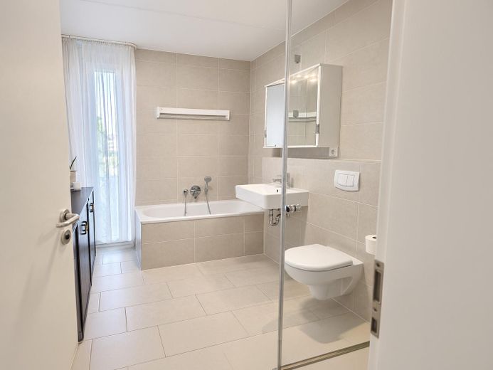 Comfortabel, gemeubeld appartement met parkeerplaats op een centrale locatie in Konstanz – Badezimmer 