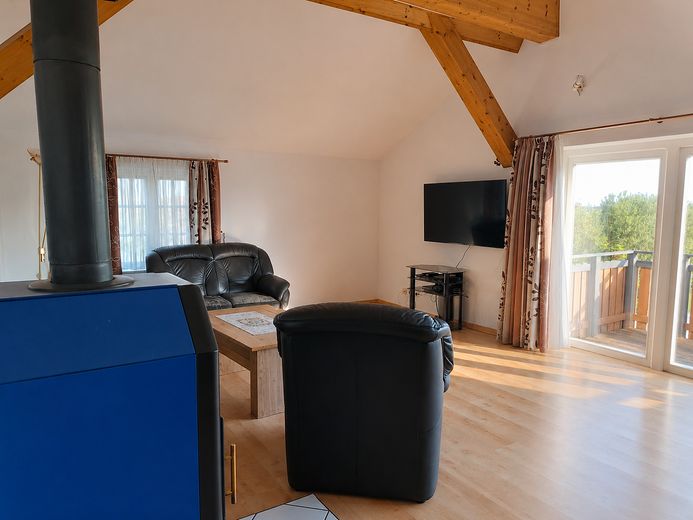 Acquistare una casa – hotel incluso! Appartamento di 140 m² + hotel + terreno di 8.907 m² – Foto 2