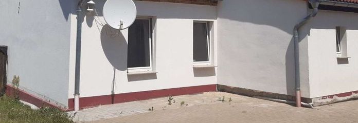 Schönes Wohnhaus mit Nebengebäude und großzügigem Garten