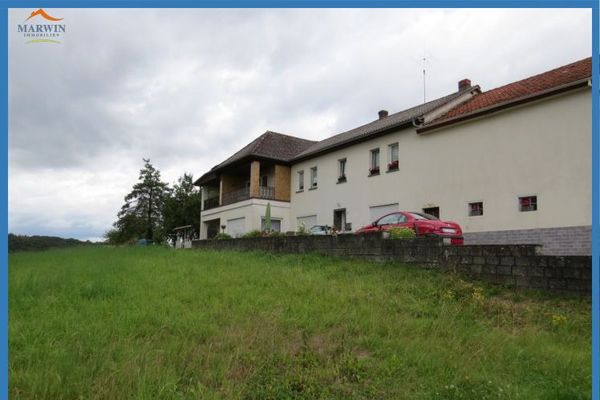 Südeifel'de bir ortak yaşam evinde kiralık oda