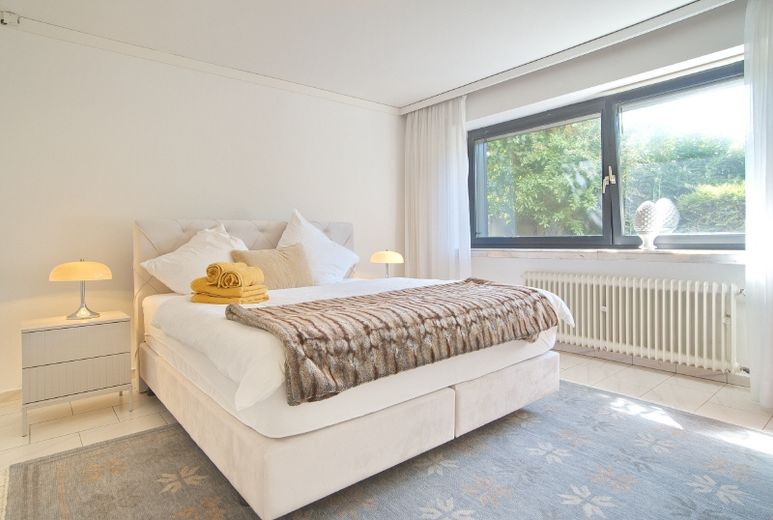 Appartement chaleureux pour votre séjour professionnel, stationnement dans la rue et excellent quartier résidentiel – 3ef046744e7dbc365e441696c15b5c3d3a6aa587.jpg