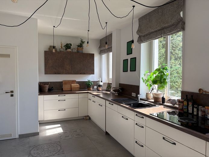 Elegante vivienda en edificio antiguo con balcón orientado al suroeste (sin comisión) – Foto 11