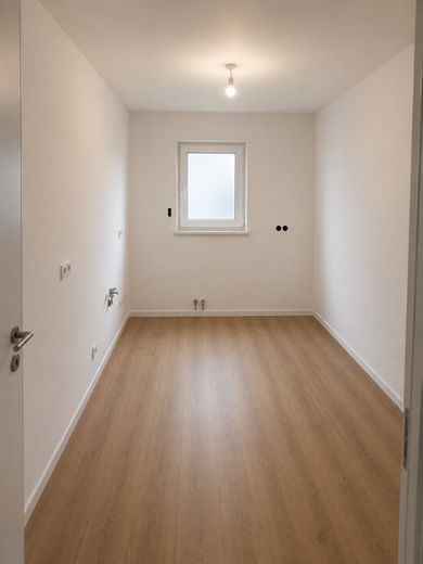 Puderbach'ta kiralık 3 odalı daire (88m²) teraslı, şu anda yenileniyor – Küche (Planbild)