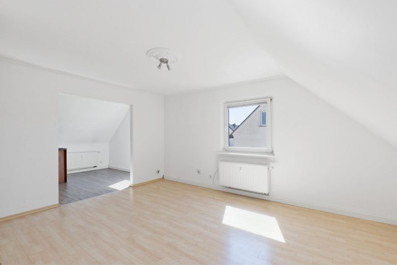 Appartamento ben tenuto di 2 locali con cucina componibile in posizione centrale a Idstein – Foto 2