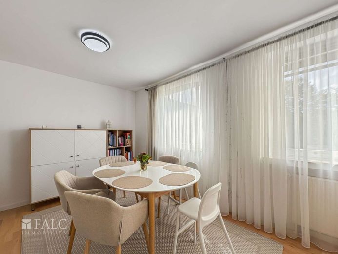 Einziehen, ankommen, wohlfühlen: Modernisierte 4-Zimmer-Wohnung für die ganze Familie! – Essbereich