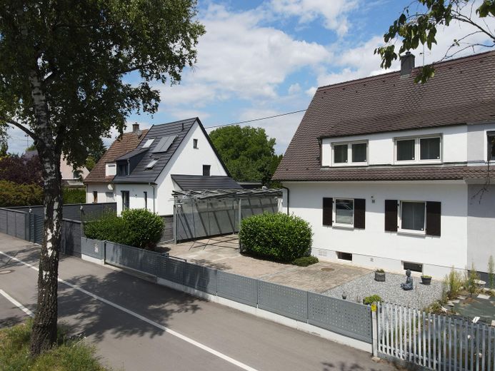 Zentrumsnahes Familienparadies mitten im Grünen – Foto 2