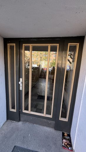 Leerstehende möblierte Wohnung nahe Innsbrucker Platz - direkt einziehen! – Hauseingang