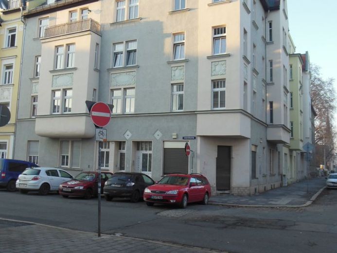 3-RW mit 2 Balkonen im 2.OG im Zentrum von Gera zu vermieten! – Foto 1