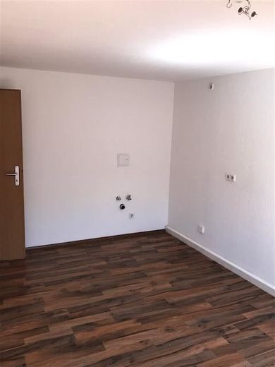 Kompakte Hinterhaus DG 2,5-Zimmer mit Einbauküche, Laminat und Wanne in uninaher Lage! – IMG_9164