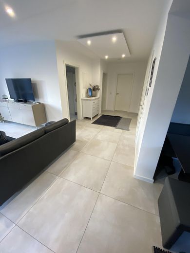 Helle 4-Zimmerwohnung in Nagold *Neubau*Fussbodenheizung * Südlage * – Flur