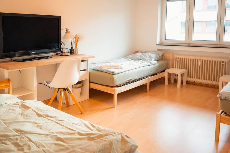 1 room for rent in a shared apartment of 3 – available from 01/10/2026 – Foto 1
