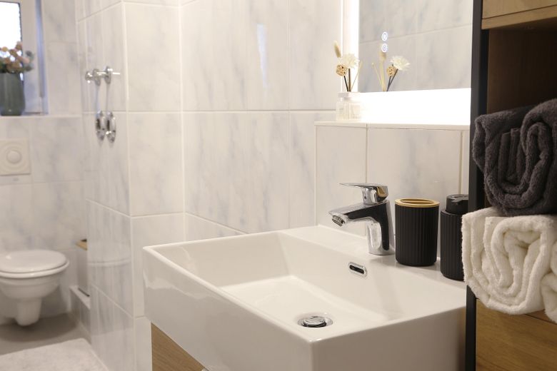 Badezimmer / Bathroom