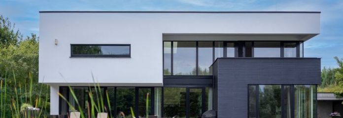 ++ HAUS AM SEE ++ Außergewöhnliches Anwesen mit zwei Häusern und privatem Schwimmteich