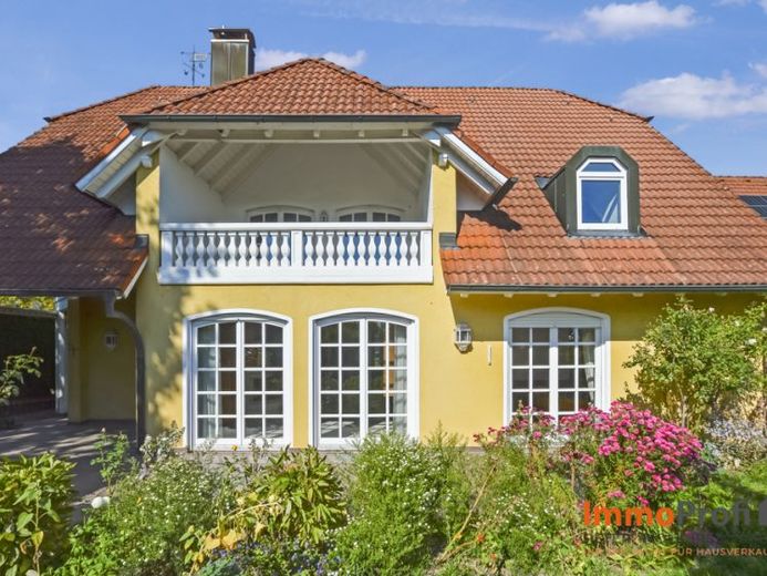 Außergewöhnliches Ein-/Zweifamilienhaus mit Charakter und Großzügigkeit in ruhiger und guter Lage – Foto 1