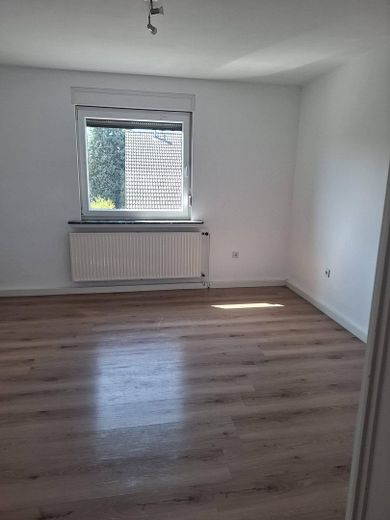 Maisonette-Wohnung, 5ZK2B, Balkon + Dachterrasse, ruhige Wohnlage von Bielefeld-Senne – Wohnbereich im Dachgeschoss