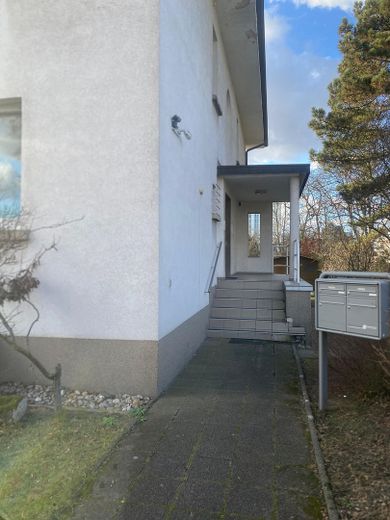 Attraktives Büro in zentraler Lage von Darmstadt – mit Terrasse & Parkplätzen – Eingang zu dem Haus