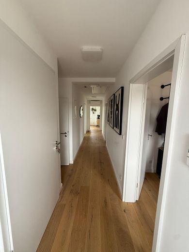 Edificio d’epoca e modernità - Appartamento mansardato climatizzato e inondato di luce in edificio d’epoca completamente ristrutturato – Flur
