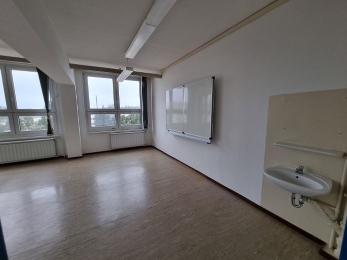 1.9 ha Bauland + Gewerbeobjekte + für Solar , Lager ab 99.000 Euro – Foto 52