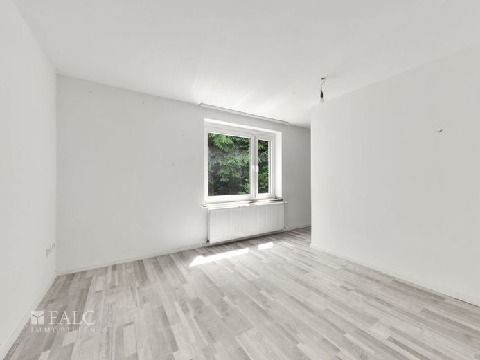 Attraktive 1-Zimmer-Erdgeschosswohnung im Herzen von Neuss – Wohnzimmer