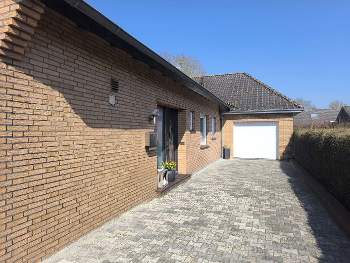 منزل عائلي منفصل في 26844 DITZUM – Auffahrt