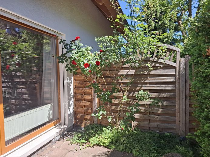 Traumhaftes Familienidyll in Glienicke/Nordbahn Einfamilienhaus – von privat – Garten Seitenansicht