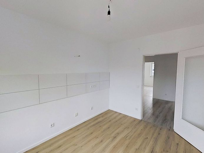 Moderne 3-Zi.-Whg. mit BALKON in Duisburg-Marxloh – Ansicht II: Küche