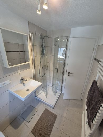 Vallendar’da sıra ev, 110 m², 4 oda, 2 banyo, balkon, 2 park yeri, 1.050 € net kira – Fotoğraf 6