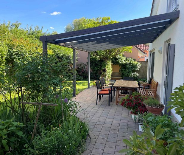 Terrasse mit Glasüberdachung