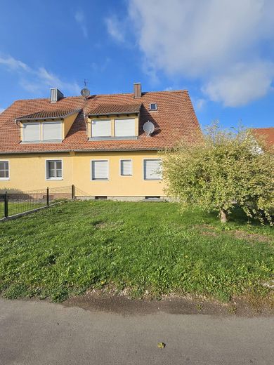 Doppelhaushälfte in Neuburg-Herrenwörth zur Vermietung – Foto 6