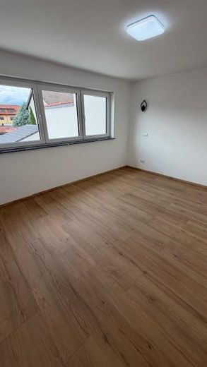 ERSTBEZUG!NEUBAU! 3-Zimmer-Wohnung offene Küche im 1. Obergeschoss – Foto 2
