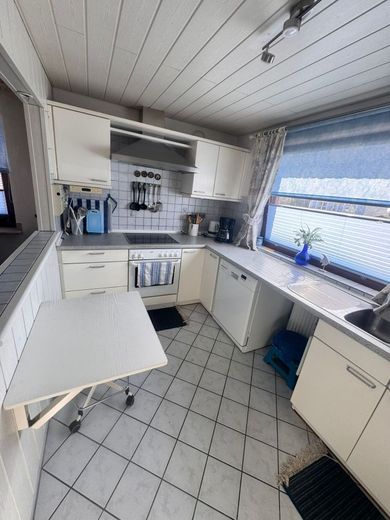 Charmantes Einfamilienhaus in Reinfeld - Großes Grundstück, top gedämmt &amp; sofort bezugsfertig! – Küche