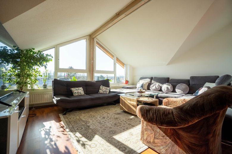 3-Zimmer-Dachgeschosswohnung mit Bergblick – Foto 1